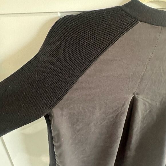 Lululemon Still At Ease Wrap
Black - Picture 9 of 13